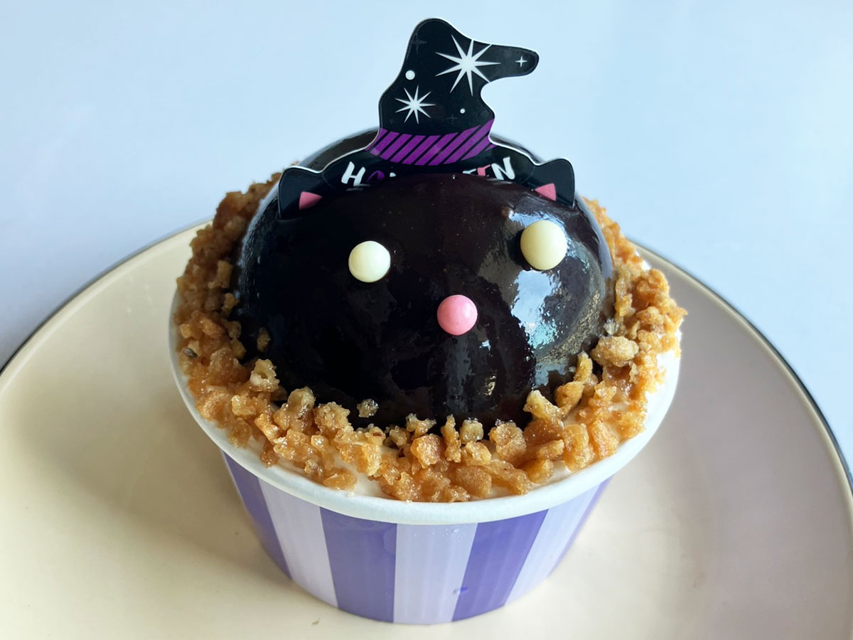 「黒ネコの中に隠れてる！」【シャトレーゼ】464円「ハロウィン限定ケーキ」、食べたら“中身”にびっくり！の画像7