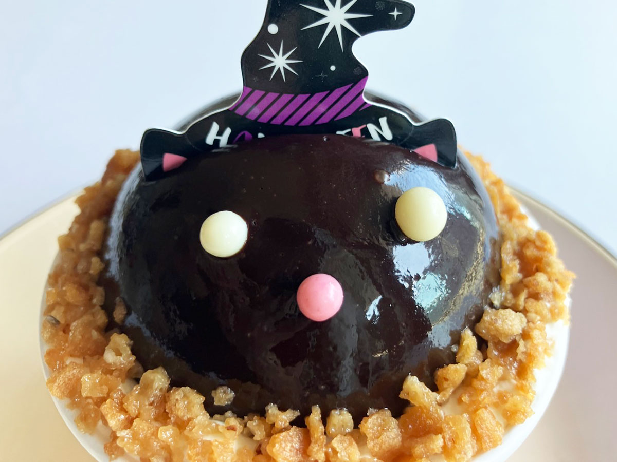 「黒ネコの中に隠れてる！」【シャトレーゼ】464円「ハロウィン限定ケーキ」、食べたら“中身”にびっくり！の画像9