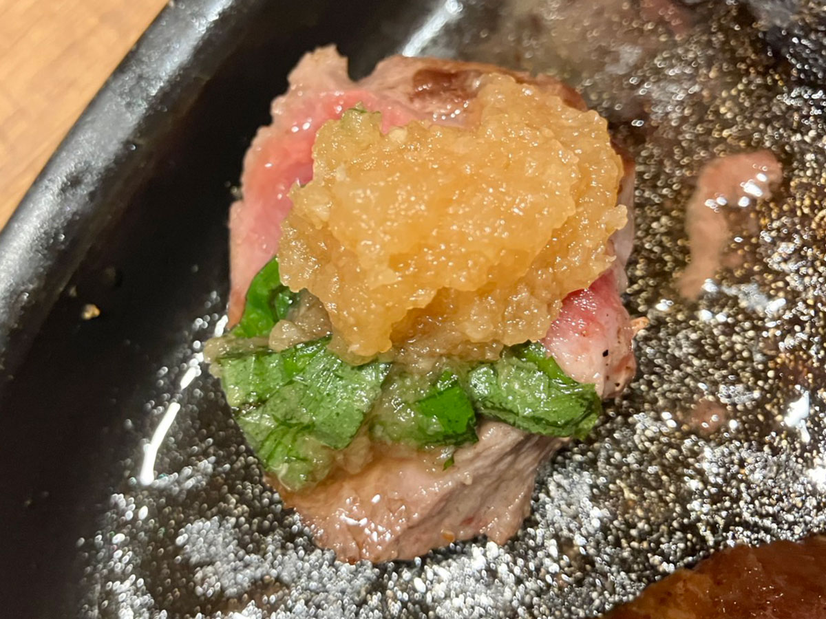 「さすが希少肉！」【ガスト】数量限定1099円「赤身ステーキ」食べたら、味コスパに大満足！肉質がきめ細かい！の画像11