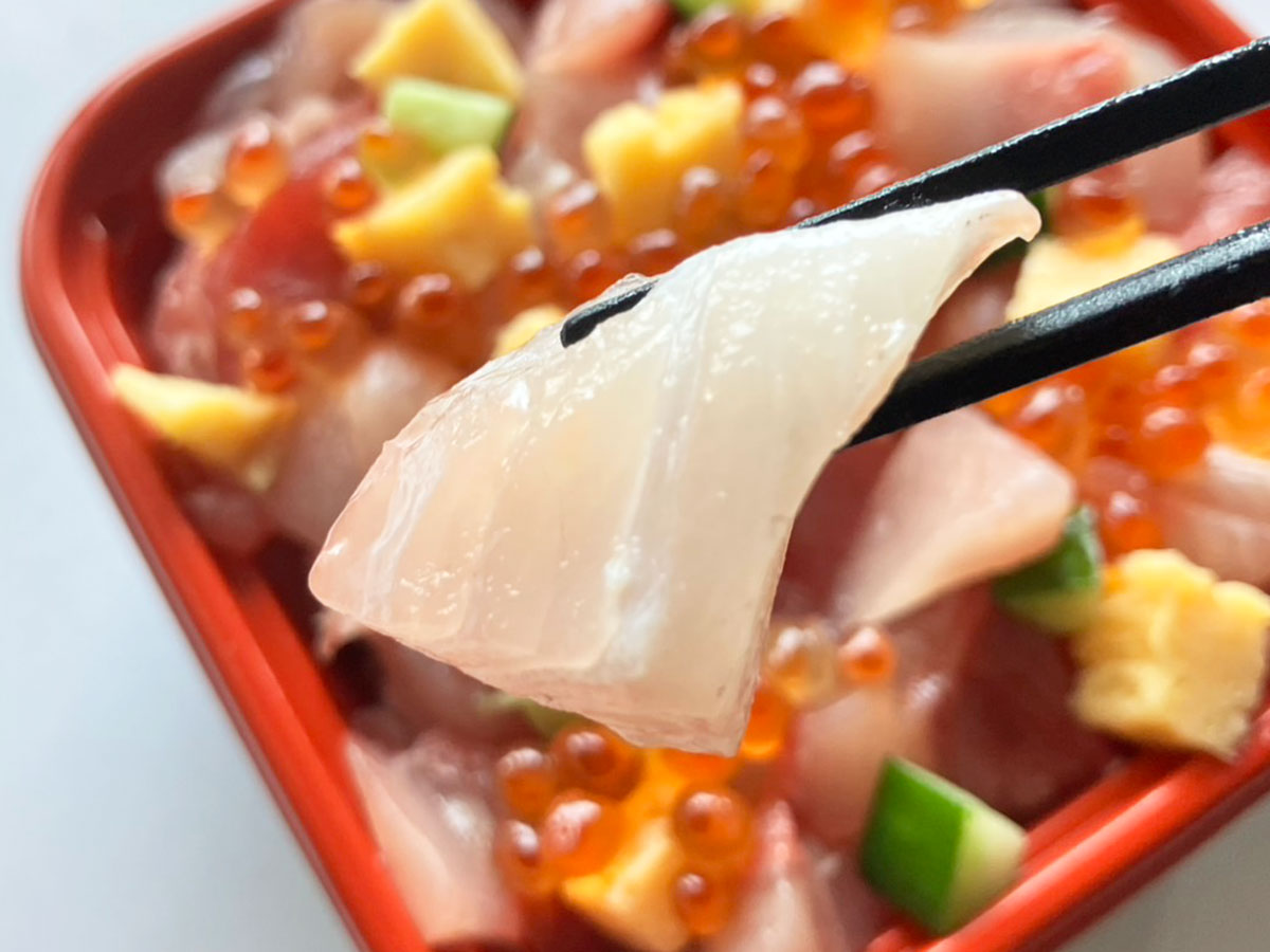 【角上魚類】650円「バラちらし」いくらたっぷりの“宝石箱”！　このぜいたく感、満足度はちょっと驚き！の画像8