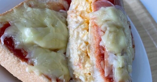 「完全にコメダ珈琲のヤツ！」奇跡のレシピ【たっぷりたまごのピザトースト】作ったら、「もはや本家となにが違う？」