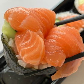 seisenichibatop-namaSalmon_futomaki-7-20250926