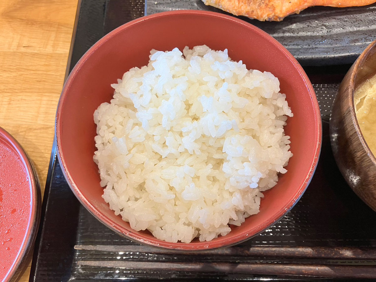 究極の「こういうのでいいんだよ」！【しんぱち食堂】594円「銀じゃけ朝定食」なんでこんなにおいしいの？の画像8