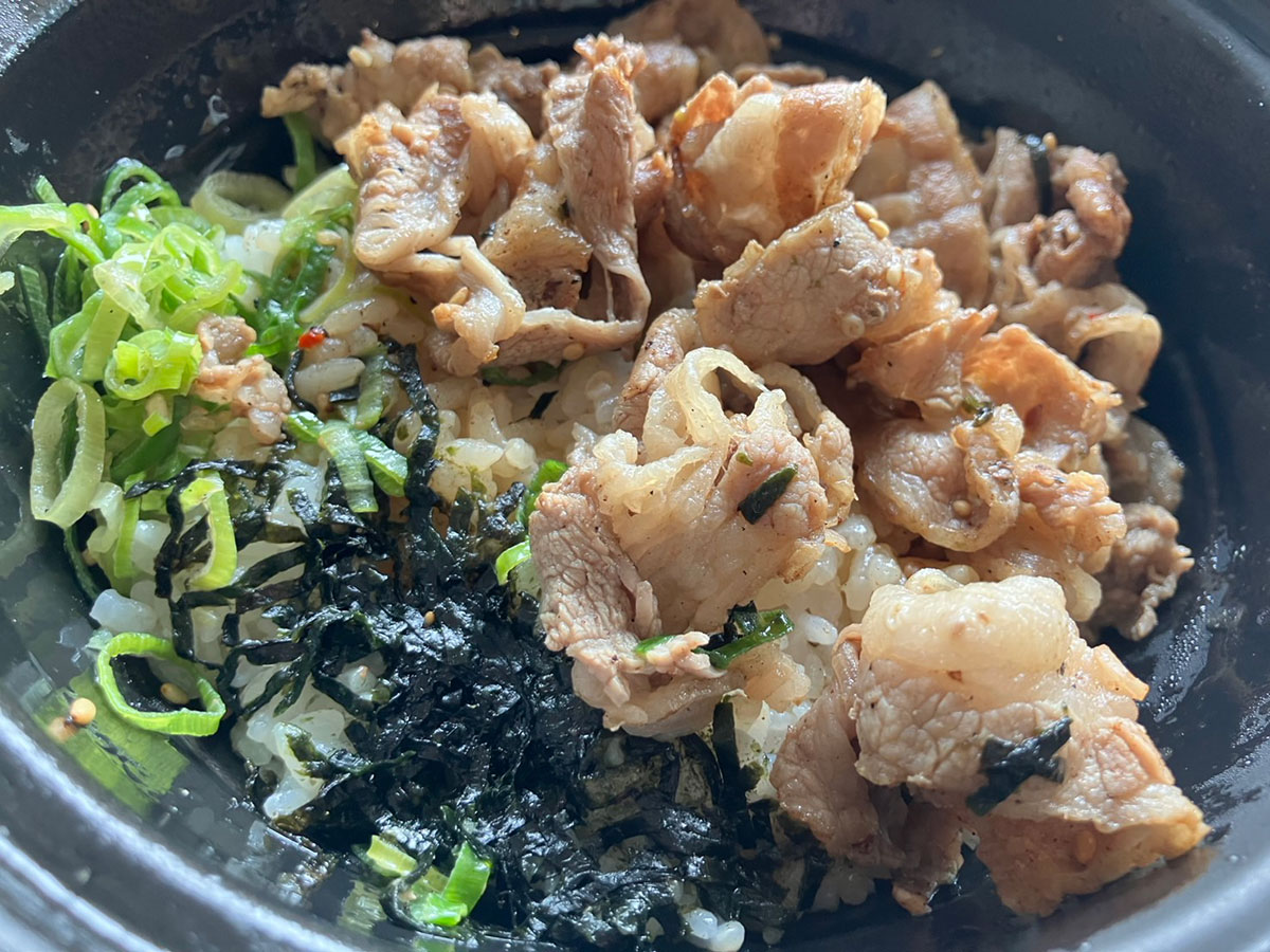 ＜校正中＞【焼肉きんぐ】別業態【焼きたてのかるび】790円期間限定「月見丼」火柱が上がるカルビ＆とろろが相性◎の画像6