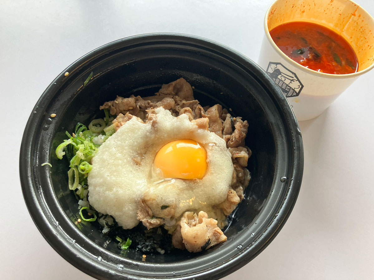 ＜校正中＞【焼肉きんぐ】別業態【焼きたてのかるび】790円期間限定「月見丼」火柱が上がるカルビ＆とろろが相性◎の画像9