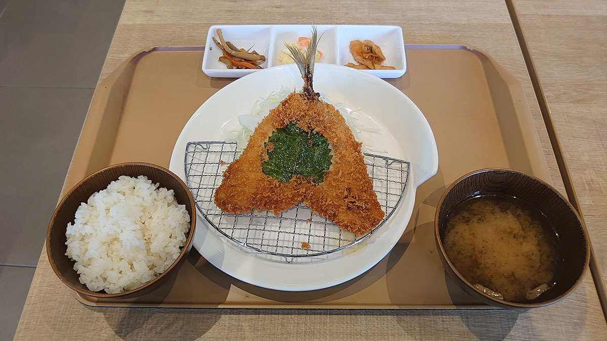 「400円とは思えない完成度!」【ヤオコー】店内カフェの「あじフライ定食」が「まさに絶品」!!の画像9