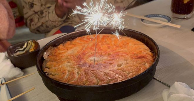 「42個の餃子が0円!」【博多劇場】3465円分の餃子を食べても「嘘みたいな会計」太っ腹すぎる!