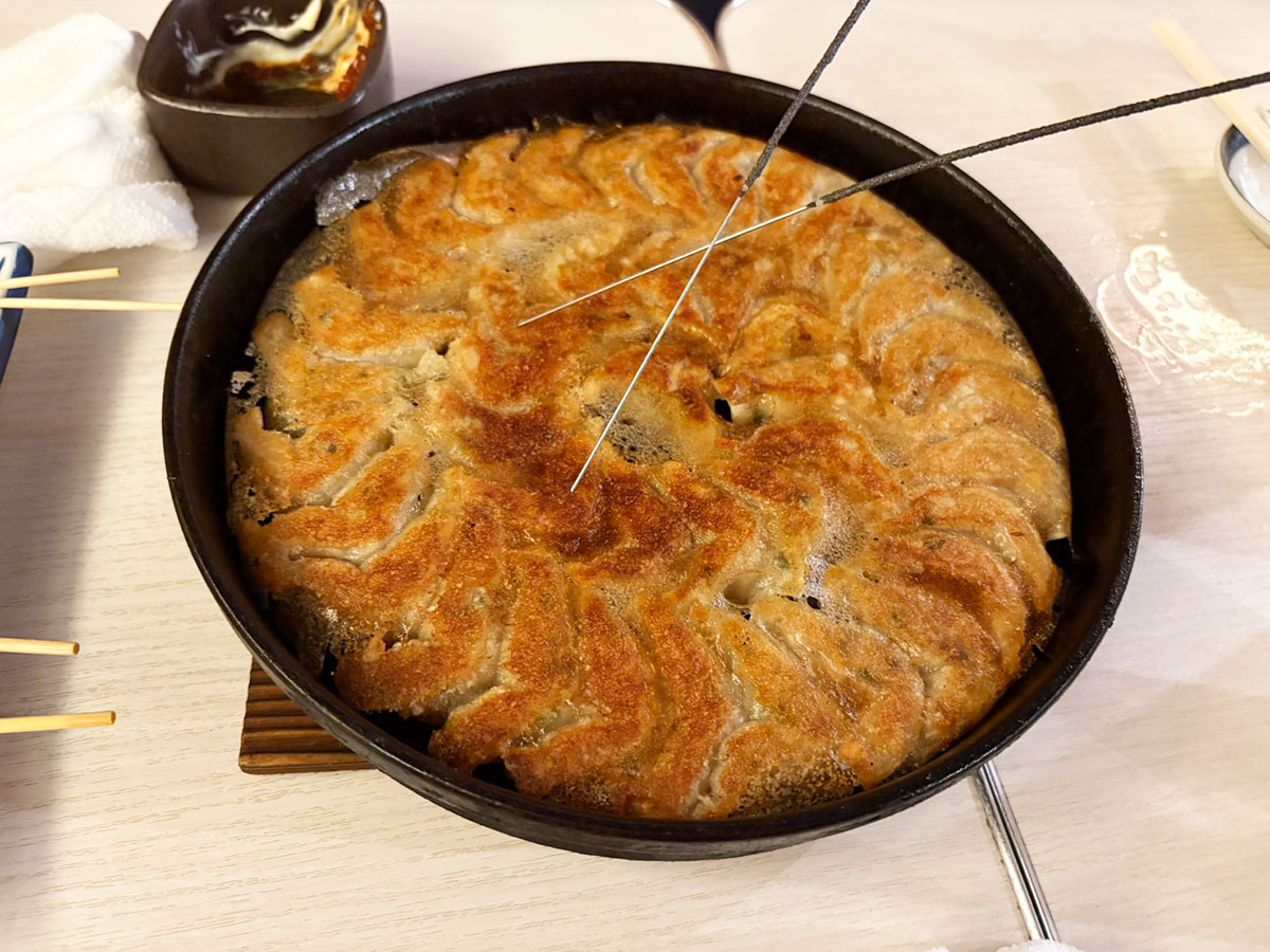 「42個の餃子が0円!」【博多劇場】3465円分の餃子を食べても「嘘みたいな会計」太っ腹すぎる!の画像9