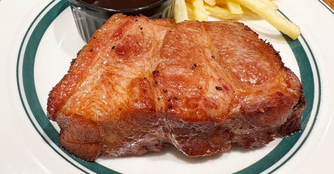 「想像よりはるかにデカい！」急増の行列店【マロリーポークステーキ】「1040円ランチ」お得すぎて驚き！