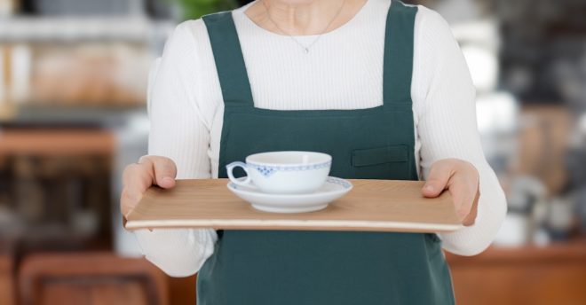 「階段の上り下りは大丈夫ですか」65歳スキマバイトに応募、この返信は「単なる確認?」それとも?