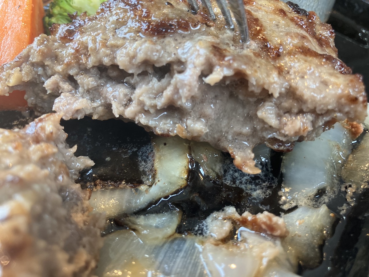 【スエヒロ館】1573円ランチ「国産牛ハンバーグ」食べたら「肉がうますぎる！」一口で衝撃の画像10