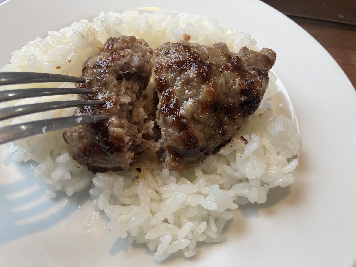【スエヒロ館】1573円ランチ「国産牛ハンバーグ」食べたら「肉がうますぎる！」一口で衝撃の画像12